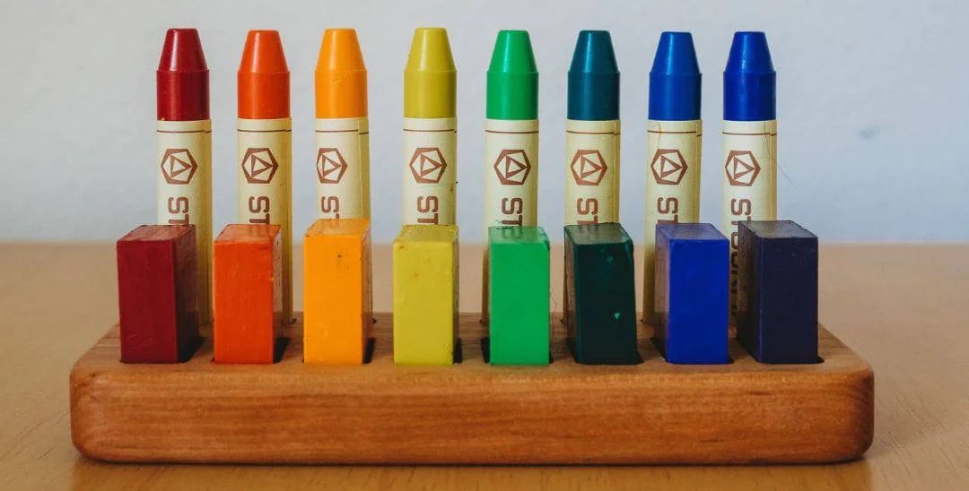 http://www.bellalunatoys.com/cdn/shop/collections/bella-luna-toys-exclusive-crayon-holder-8-stick-8-block-1.jpg?v=1684429326