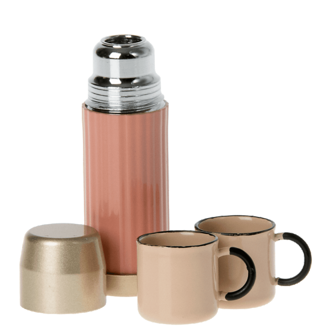 http://www.bellalunatoys.com/cdn/shop/products/maileg-miniature-coral-thermos-and-cup-set-dollhouses-31847643775155.png?v=1665604730