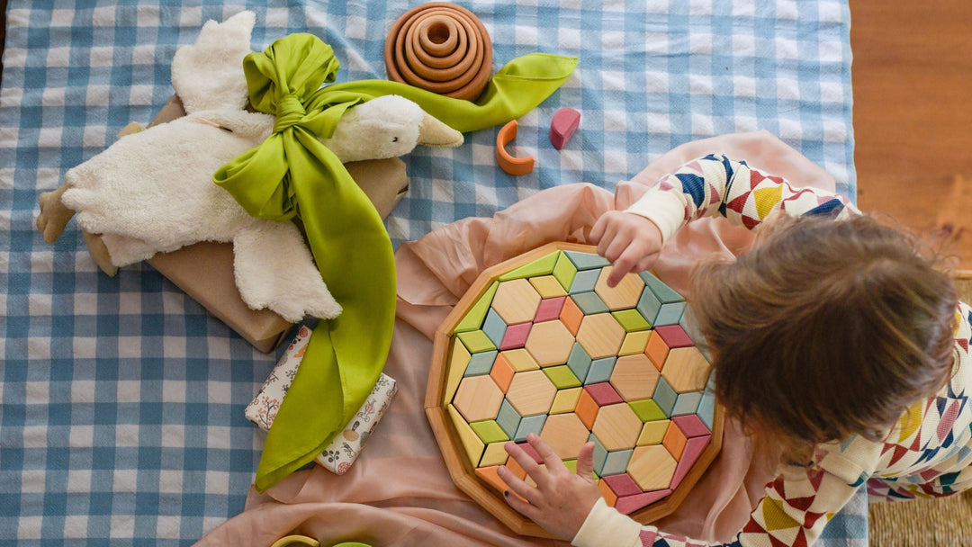 100 Ways to Play with Play Silks