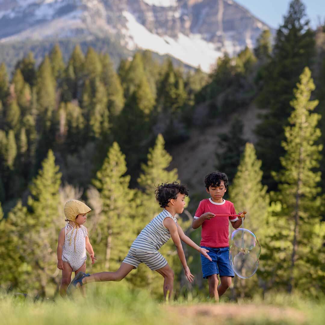 Far Out Bubbles - Far Out Bubbles - Giant Bubble Kit - Bella Luna Toys