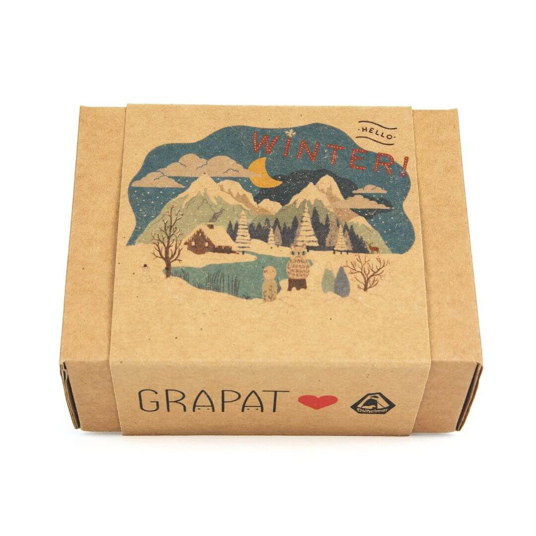 Cardboard box with winter-themed design and 'Grapat' branding on a white background. Grapat Hello Winter set