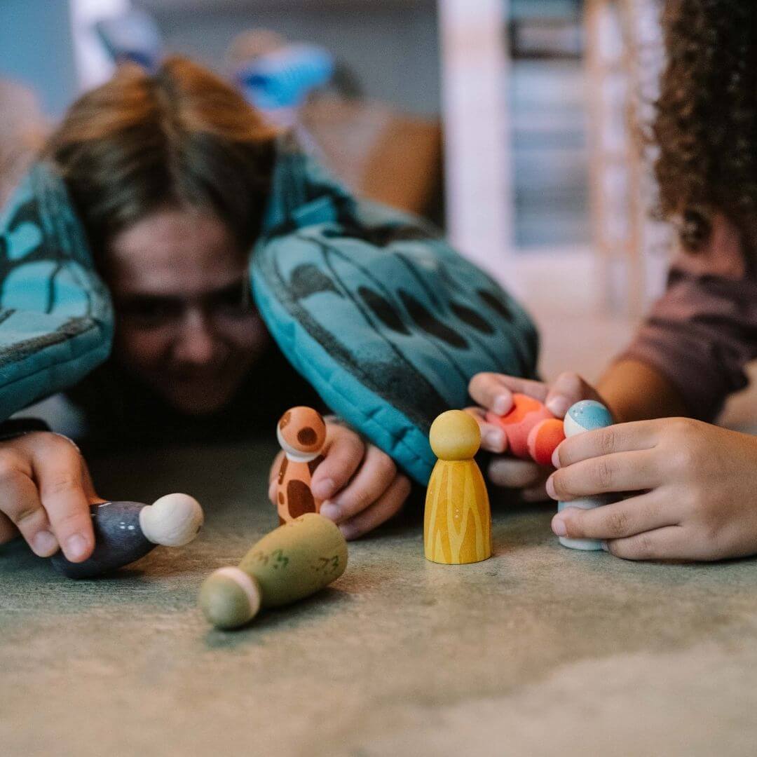 Grapat - Two children playing with the Grapat Animal Crew - Bella Luna Toys