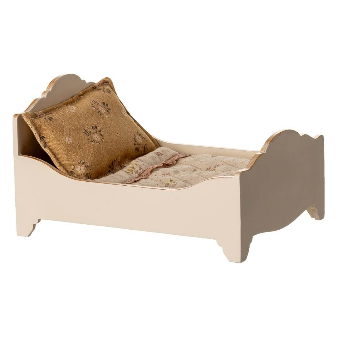 Vintage-style Maileg mouse bed with golden accents and linens – Bella Luna Toys