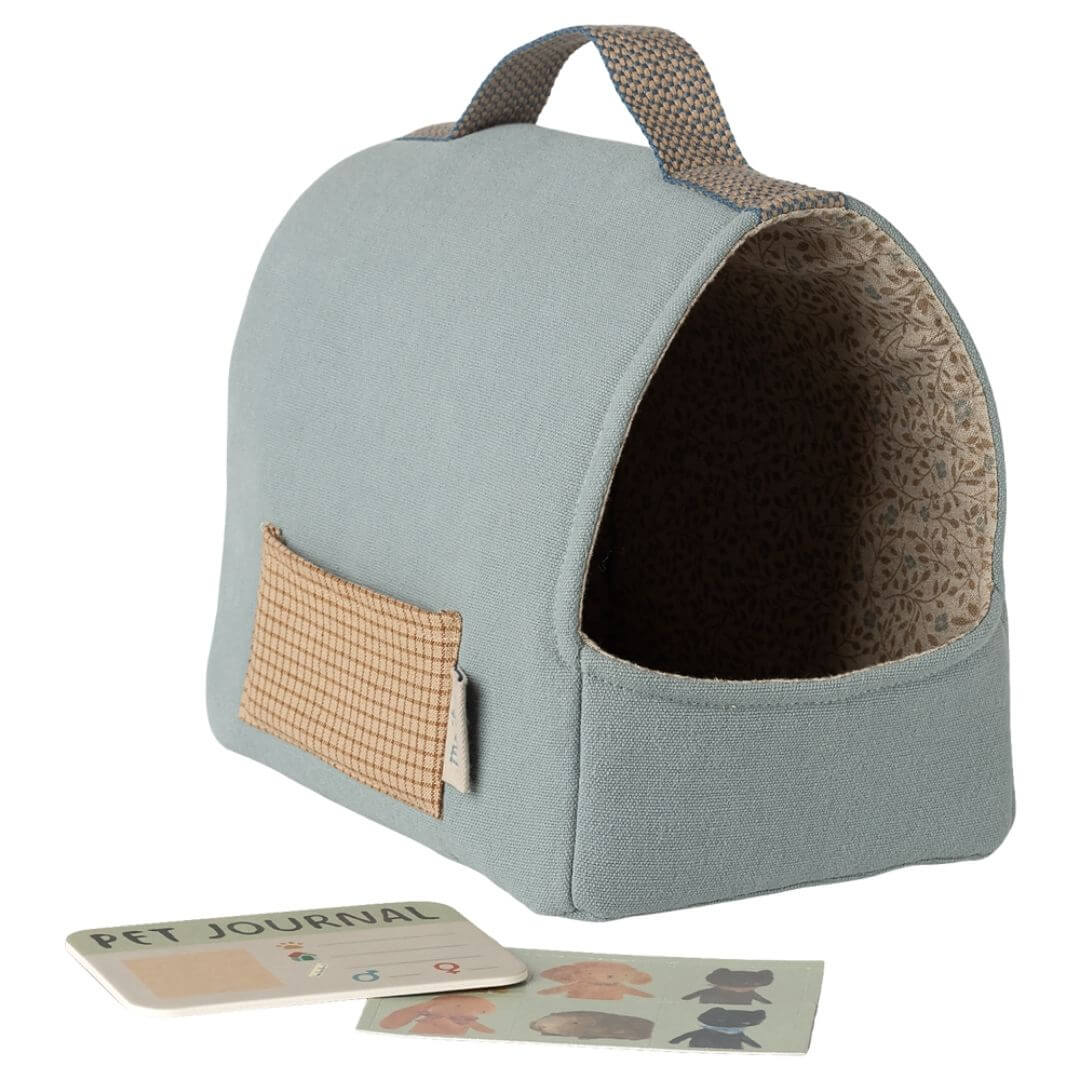 Maileg pet carrier in dusty blue fabric with handle, front and side pockets, including pet journal ID card for Maileg puppies and animals. - Bella Luna Toys