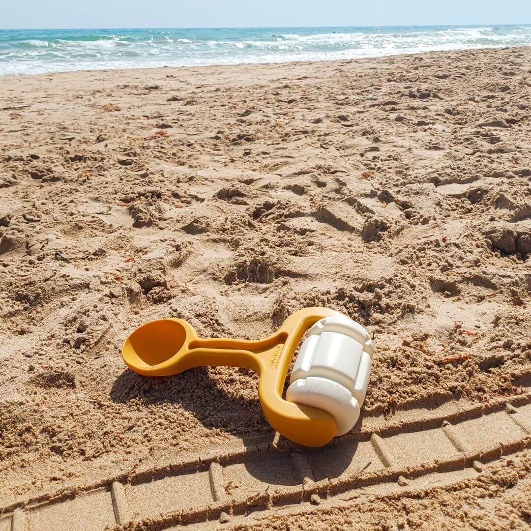 Miniland - Eco Sand Roller: Train Tracks - Bella Luna Toys