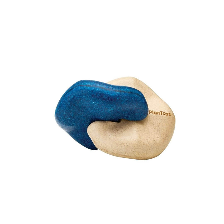 PlanToys Montessori Interlocking Rings made from PlanWood®, two connected wooden rings in natural and blue tones designed for baby motor skill development.