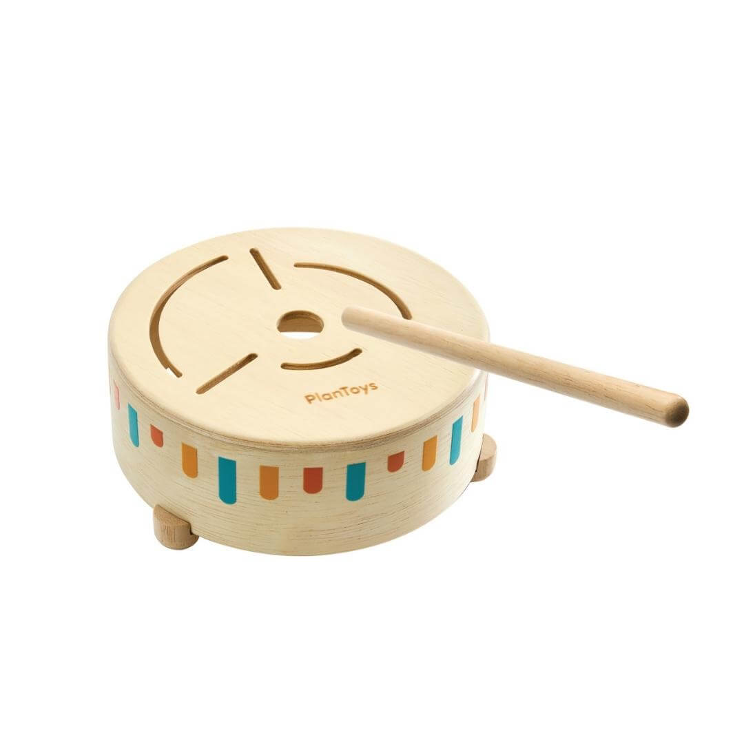 PlanToys Wooden Sensory Drum with wooden mallet – Montessori-inspired instrument for rhythm and sound exploration.