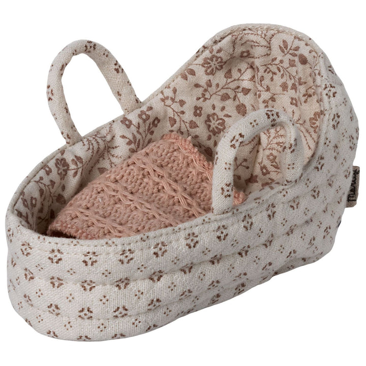 Maileg - Carry cot, Baby mouse - Bella Luna Toys