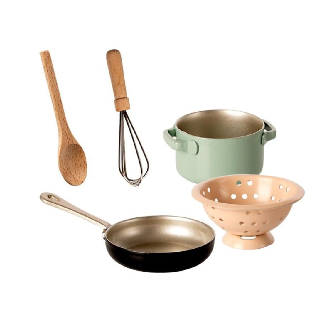 Maileg Cooking set -  Miniature dollhouse cooking set that includes strainer, mint blue pot, black frying pan, wooden spatula, and whisk- Oompa Toys